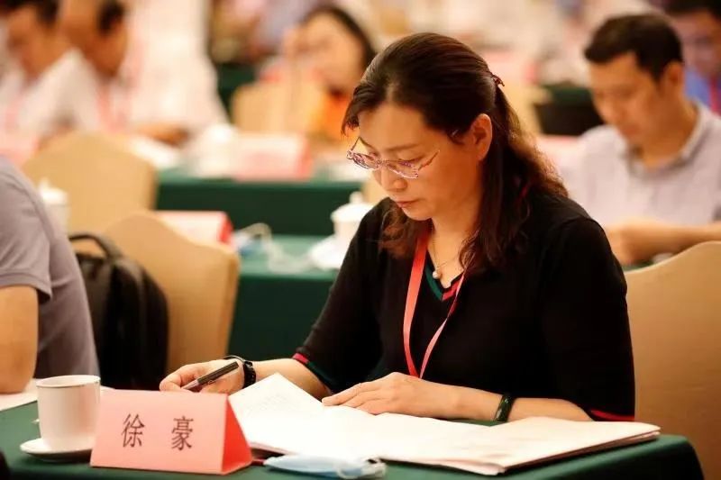 创世红海集团规划发展中心总监徐豪荣获“新乡市五一巾帼焦芈”